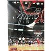 Image 2 : MICHAEL JORDAN SIGNED 8 X 10 (RED CARPET COA)