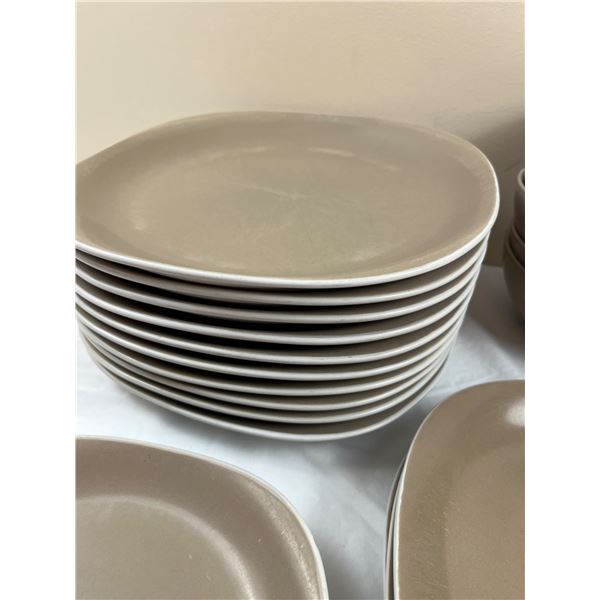 Assorted Thomson Pottery Dishes