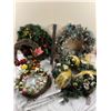 Image 1 : Seasonal Wreaths, Hangers & Décor