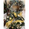 Image 2 : Seasonal Wreaths, Hangers & Décor