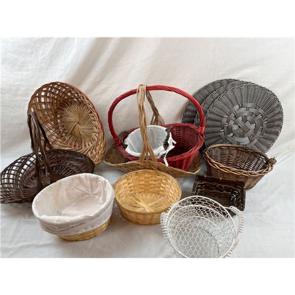 Assorted Wicker Pieces