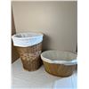 Image 1 : 2 Wicker Laundry Hampers