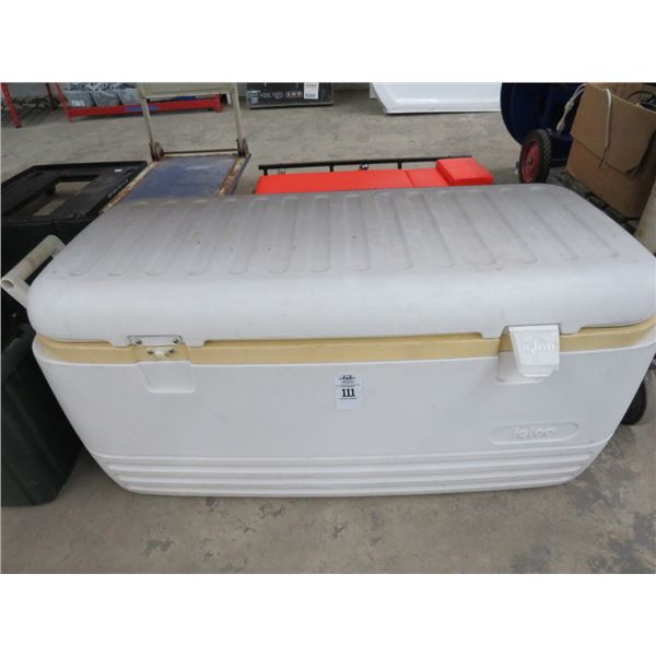 Igloo Large White Cooler Igloo large white cooler