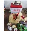 Image 1 : Godiva Teddies, Masks, DŽcor, Radio, Cooler, Box w/Tupperware