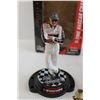 Image 2 : NASCAR Dale Earnhardt Figurine