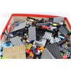 Image 7 : Box of Assorted Lego and Lego-esque Blocks