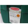 Image 3 : Rubbermaid Roughneck Storage Tote With Lid - 4.5 Gallons