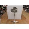 Image 1 : * Super Pedestal Oscillating Fan - Working