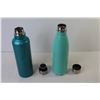 Image 5 : (2) Metal Watering Cans, (2) Plastic Water Bottles, (2) Insulated Bottles