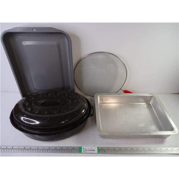 (2) Cake Pans, Oval Roaster and Splatter Screen