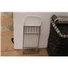 Image 4 : Metal Jarden Coat Rack - Wicker Laundry Basket - Bathtub Rack - Cat Scratching Pad