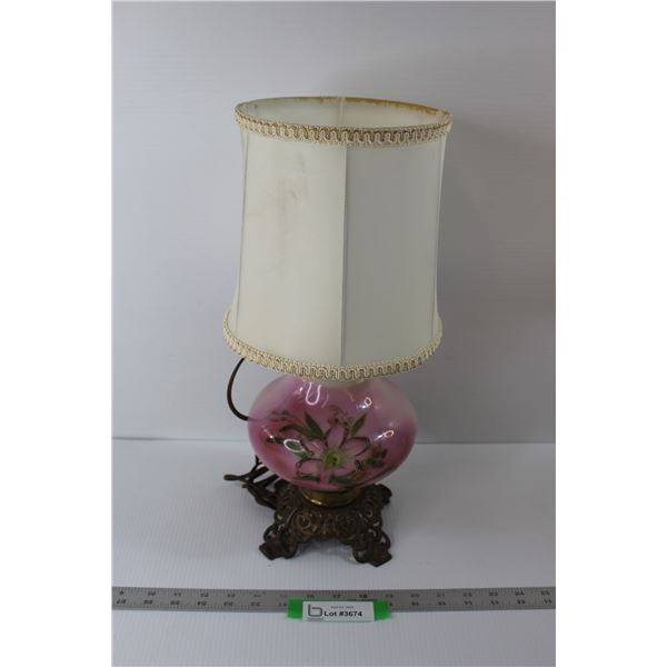 Vintage Lamp w/Shade - Works