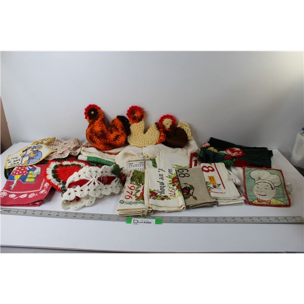 Lot of: (3) Rooster Pot Holders, Cloth Calendars, Christmas Table Decor, Misc.