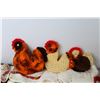 Image 2 : Lot of: (3) Rooster Pot Holders, Cloth Calendars, Christmas Table Decor, Misc.