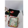 Image 4 : Lot of: (3) Rooster Pot Holders, Cloth Calendars, Christmas Table Decor, Misc.