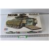 Image 1 : U.S. M2 Bradley Infantry Fighting Vehicle Model Kit - 1/35 Scale