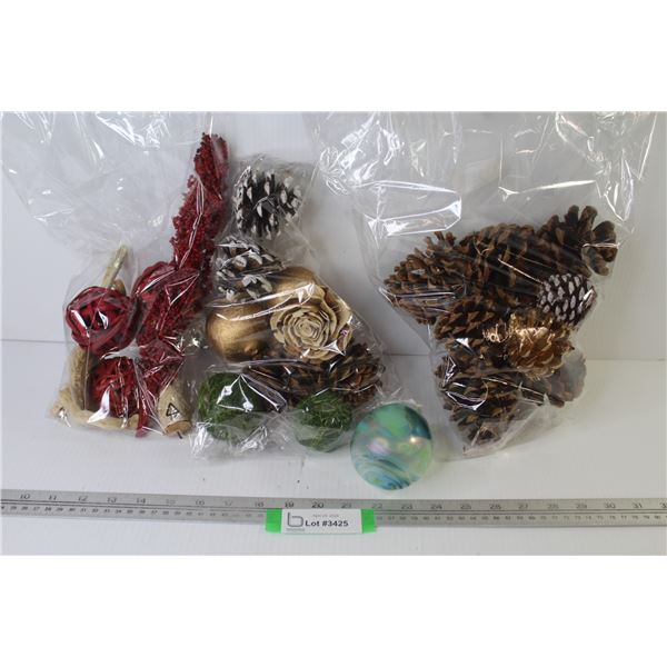 Assorted Decor/Craft Items - Acorns - Glass Ball