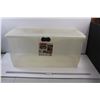 Image 1 : *Large Rubbermaid Tote w/Lid - 105.44L (34.59"x17.72"x15.74")