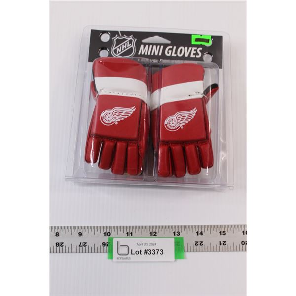 NHL Licensed MINI Gloves (Authentic Replicas) - Detroit Red Wings (New in Package)