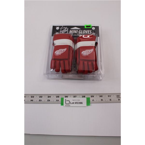 NHL Licensed MINI Gloves (Authentic Replicas) - Detroit Red Wings (New in Package)