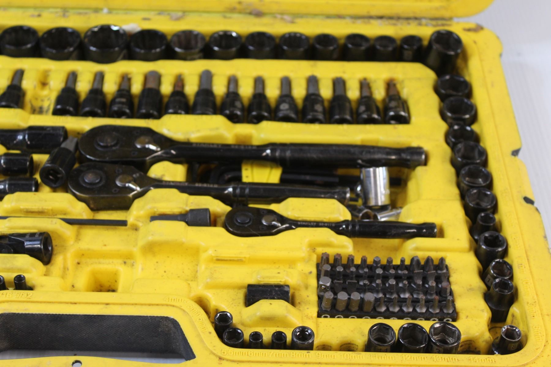 Stanley Professional Grade Tool Box - 274 Piece Tool Kit / Count ...