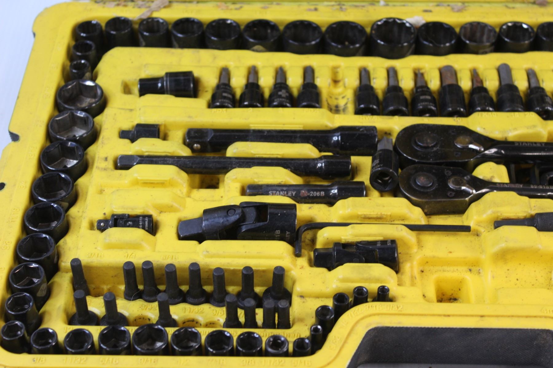 Stanley Professional Grade Tool Box - 274 Piece Tool Kit / Count ...