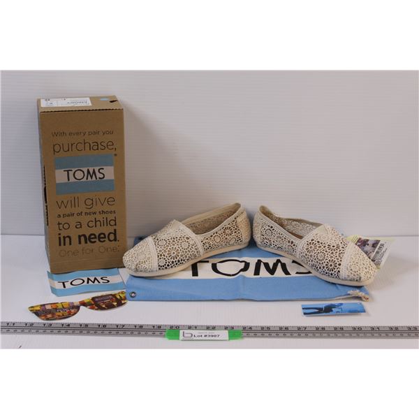 Toms Hand Crocheted Used Ladies Size 6.5 in Original Box with Shoe Bag