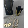 Image 2 : Very Nice Selection Of Vintage Jewelry Necklaces