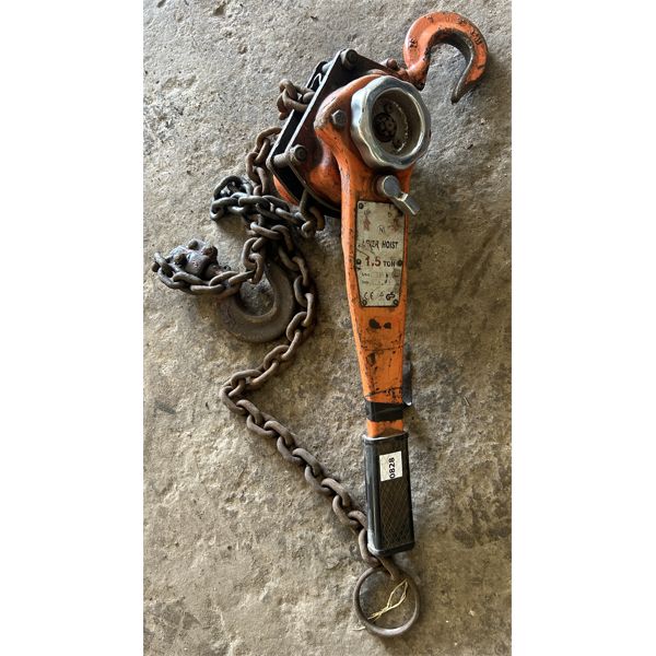 Chin Fall CHAIN FALL - 1.5 TON - Kidd Family Auctions