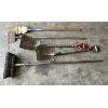Image 1 : LOT OF 5 - SHOP TOOLS - SHOVELS, BROOMS, ETC