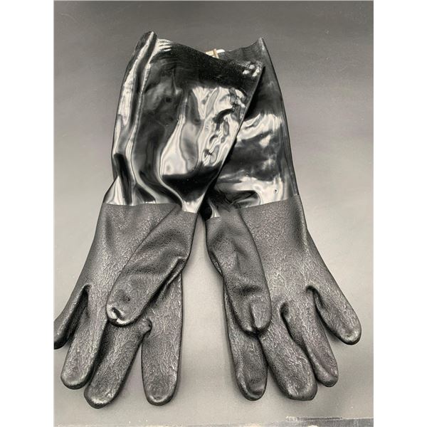 18in Sandy Finish PVC with Gauntlet Gloves-Large