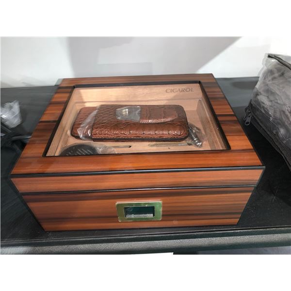 igarol Cigar Humidors, Humidor Cigar Box with Digital Hygrometer and Humidifier, Carbon Fiber Glass 