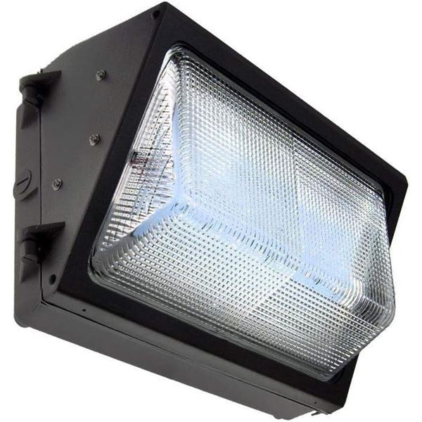 120-277V Forward Throw LED Wall Pack Light 40 watts 4843 lumens DLC and ETL with 5 Year Warranty. LE