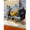Image 5 : DeWalt DW756 6" Bench Grinder