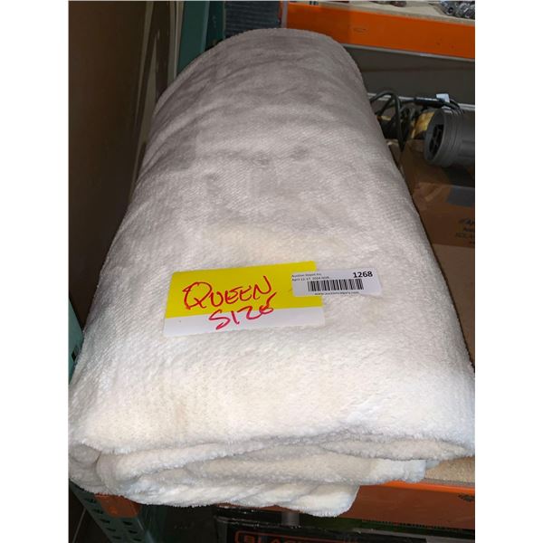 Queen size white fleece blanket