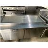 Image 4 : Stainless Steel Refrigerated double door sandwich prep table