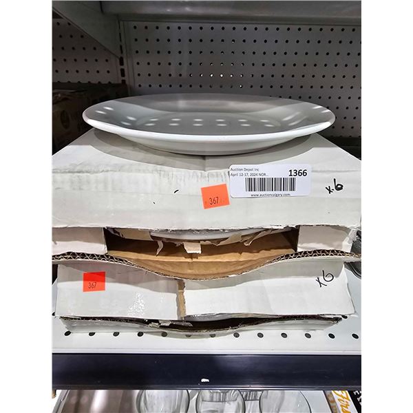 Lot of 12 Commercial Restaurant Dinner Plates