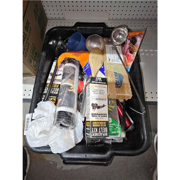 Bulk Lot of Assorted Restaurant Supplies