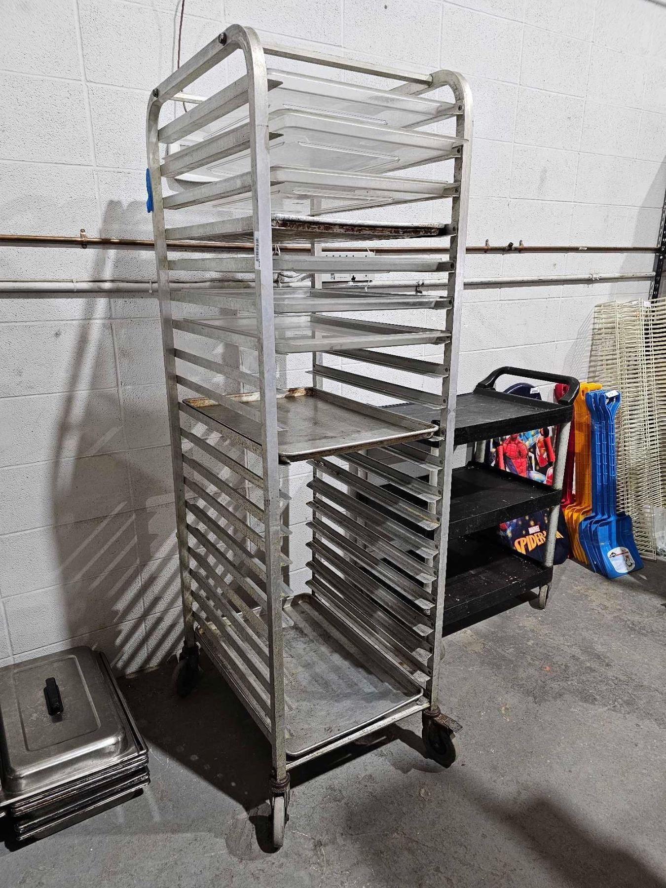 Food Roller Rack Bakery Cooling Rolling Rack with 9 Trays 6 plastic, 3 Metal