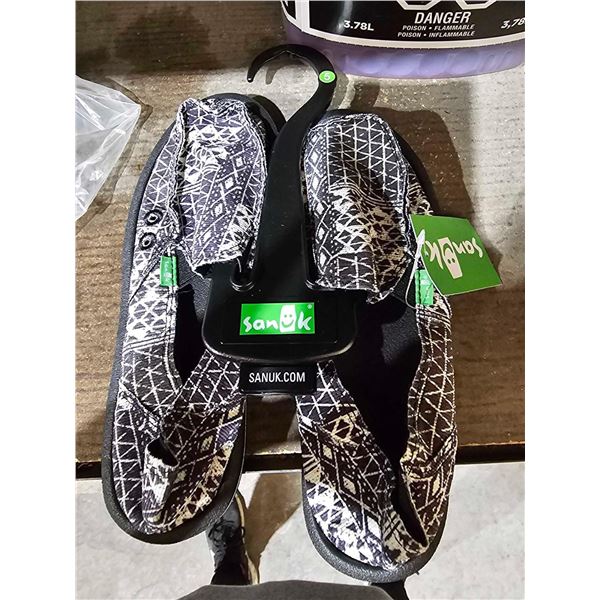 Sanuk Womens Donna Summer Loafer Memory Foam Sole  - Size 5