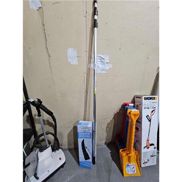 Titan Extendable Snow Rake