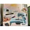 Image 1 : Sewing Machine auto bobin & lockstitch Blue