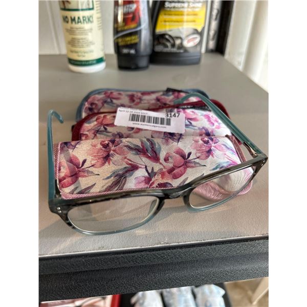 Foster Grant ladies reading glasses +2.50 Lot of 3