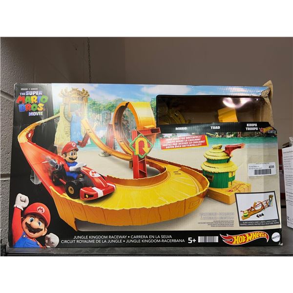 Hot Wheels Super Mario Bros jungle kingdom raceway