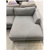Image 3 : Grey upholstered sectional sofa / couch