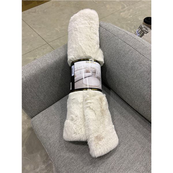 Mon Chateau luxury circular faux fur rug, 5ft diameter