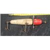 Image 2 : VINTAGE 6 INCH PFLUEGER GLOBE HUGGER LURE
