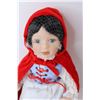 Image 3 : Little Red Riding Hood Porcelain Doll