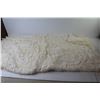 Image 2 : 100" x 120" Rectangle Crocheted Tablecloth