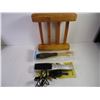 Image 3 : Clock Radio, Book, Jewel Cloth, Laser Hair Brush, Foot File, Cooling Towel, Wood Rack